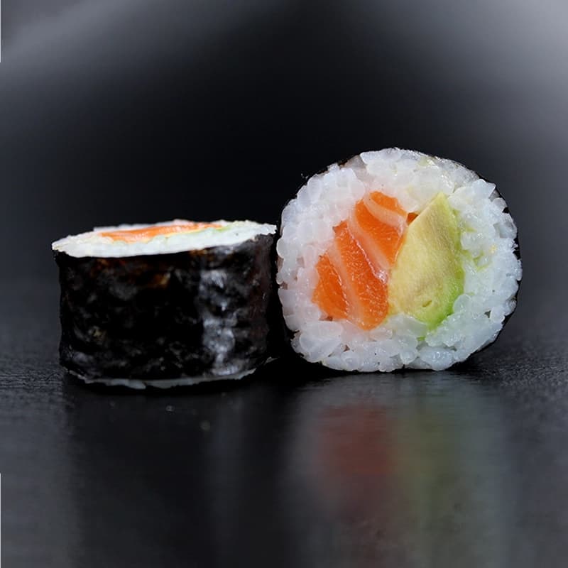 Sake avocado sushi
