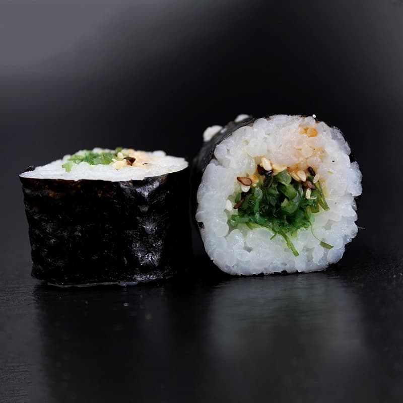 Wakame sushi